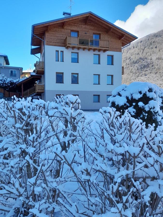 Appartamenti Penasa Renato Commezzadura Eksteriør bilde